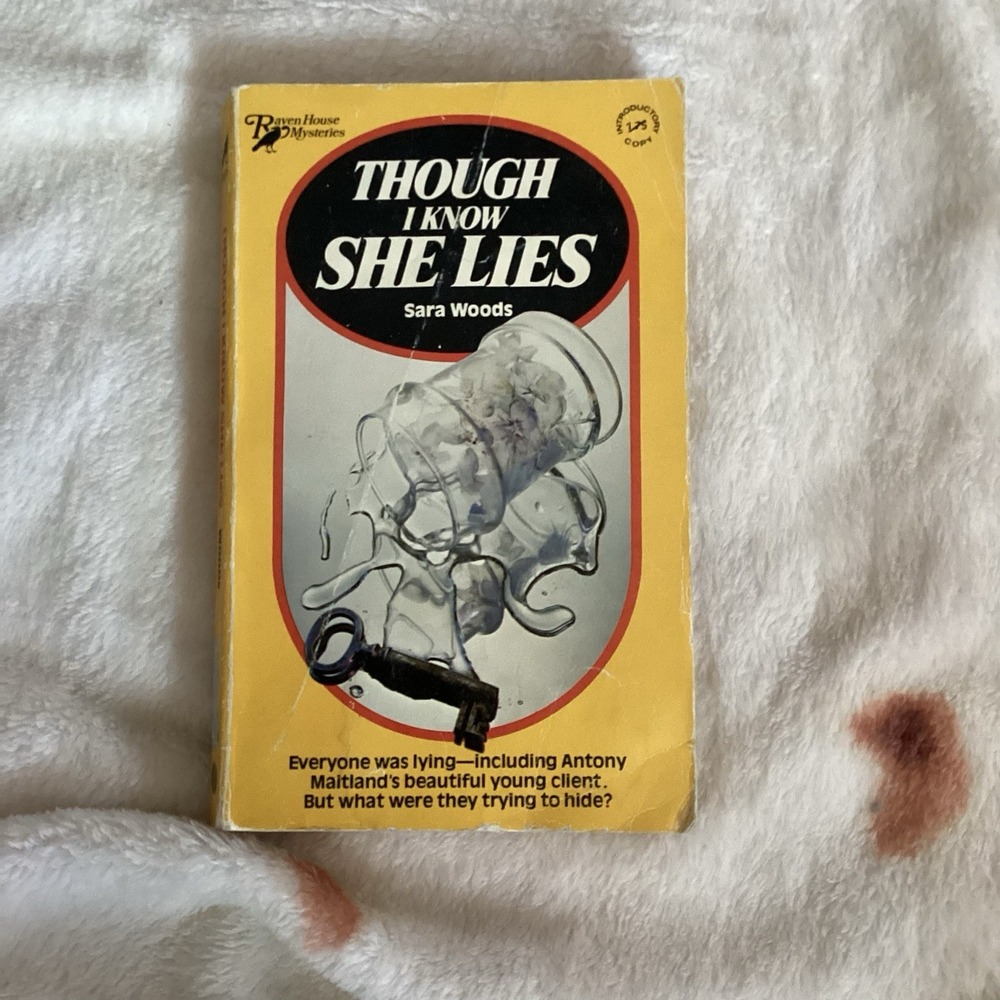 1980 Though I Know She Lies Vintage Mystery Paperback Book